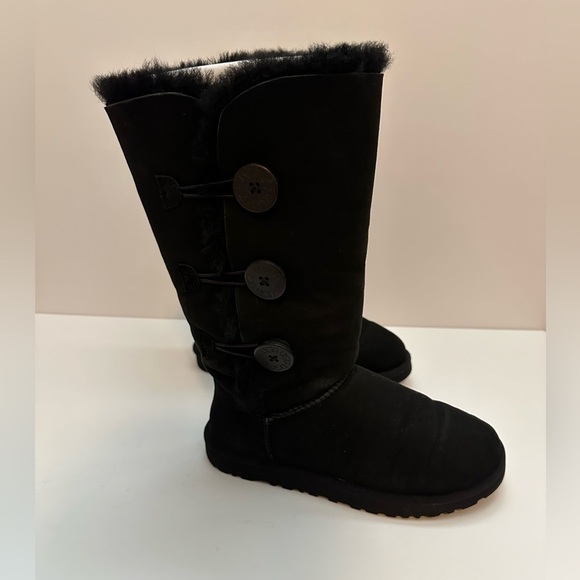 Authentic UGGs-Tall Bailey Button Triplet - Picture 3 of 8
